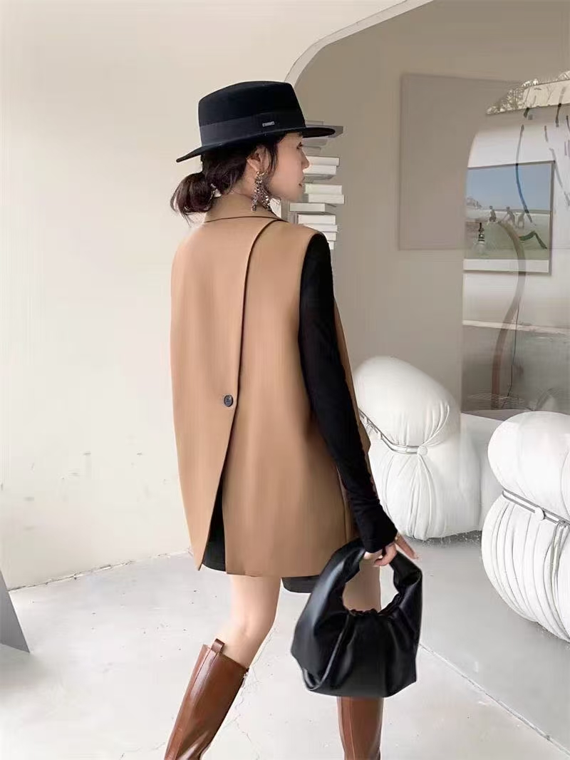 ベスト バックスタイルが美しい洗練ジレ