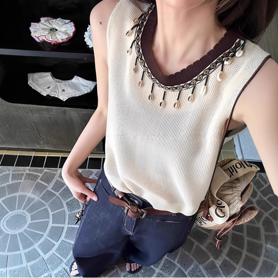 ベスト 装飾貝殻付き優美ニットベスト