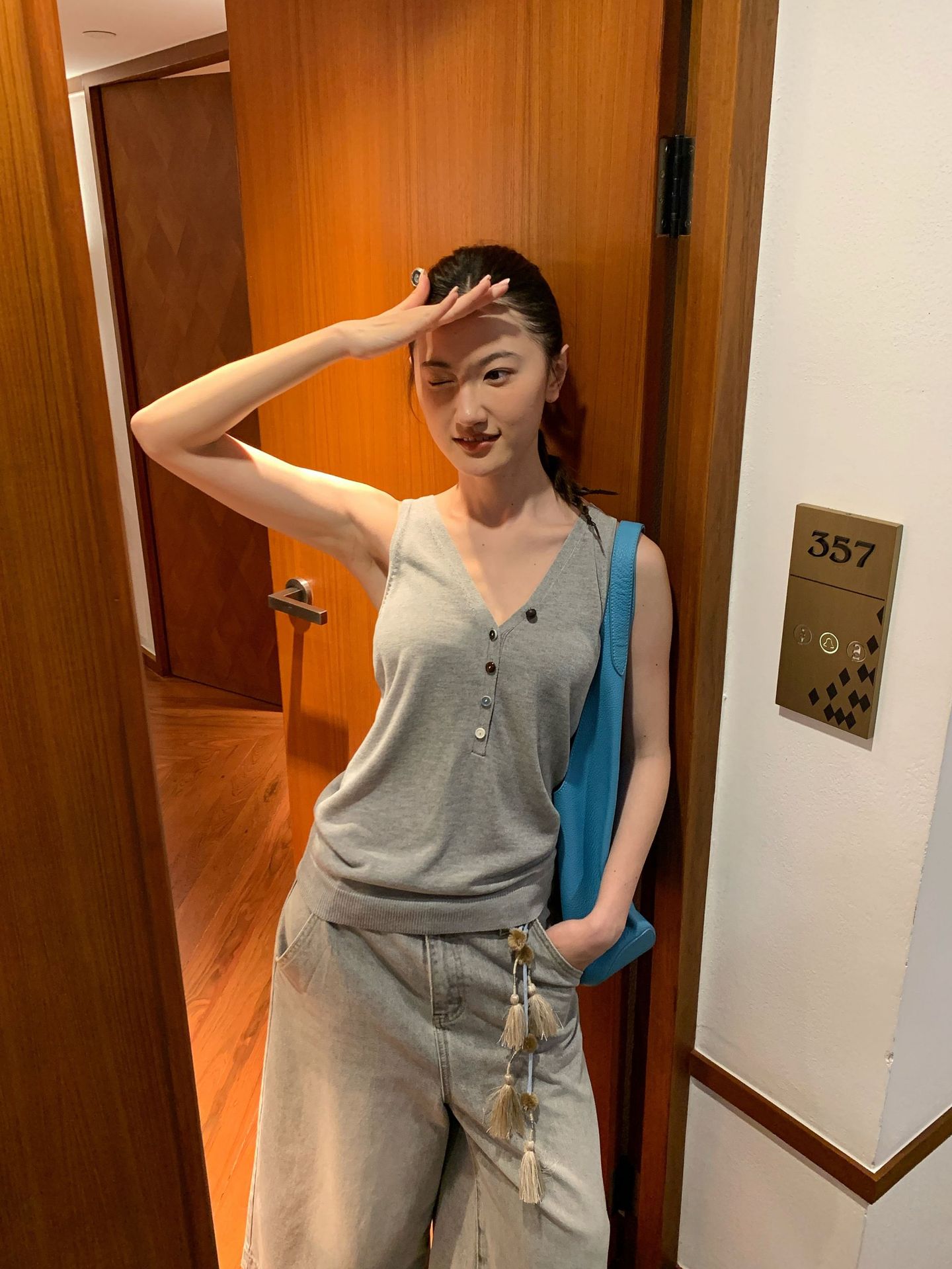 ベスト 優美な装いノースリーブニットベスト