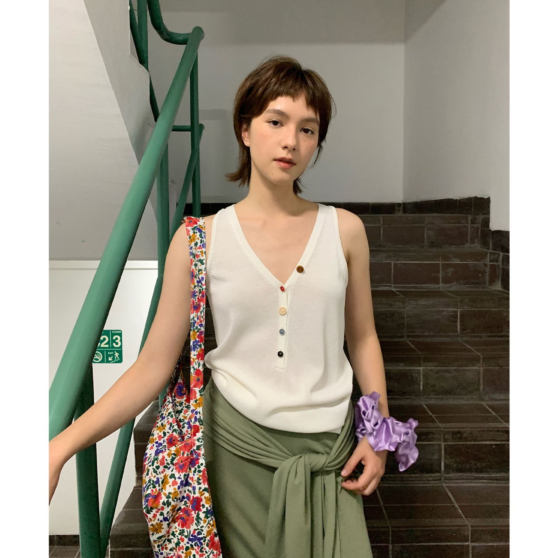 ベスト 優美な装いノースリーブニットベスト