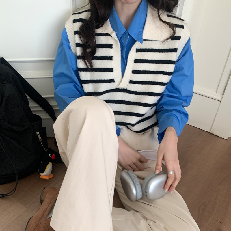 ボーダー柄重ね着風ニットベスト