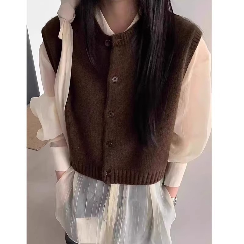 ベスト なめらか丸首ボタンニットベスト