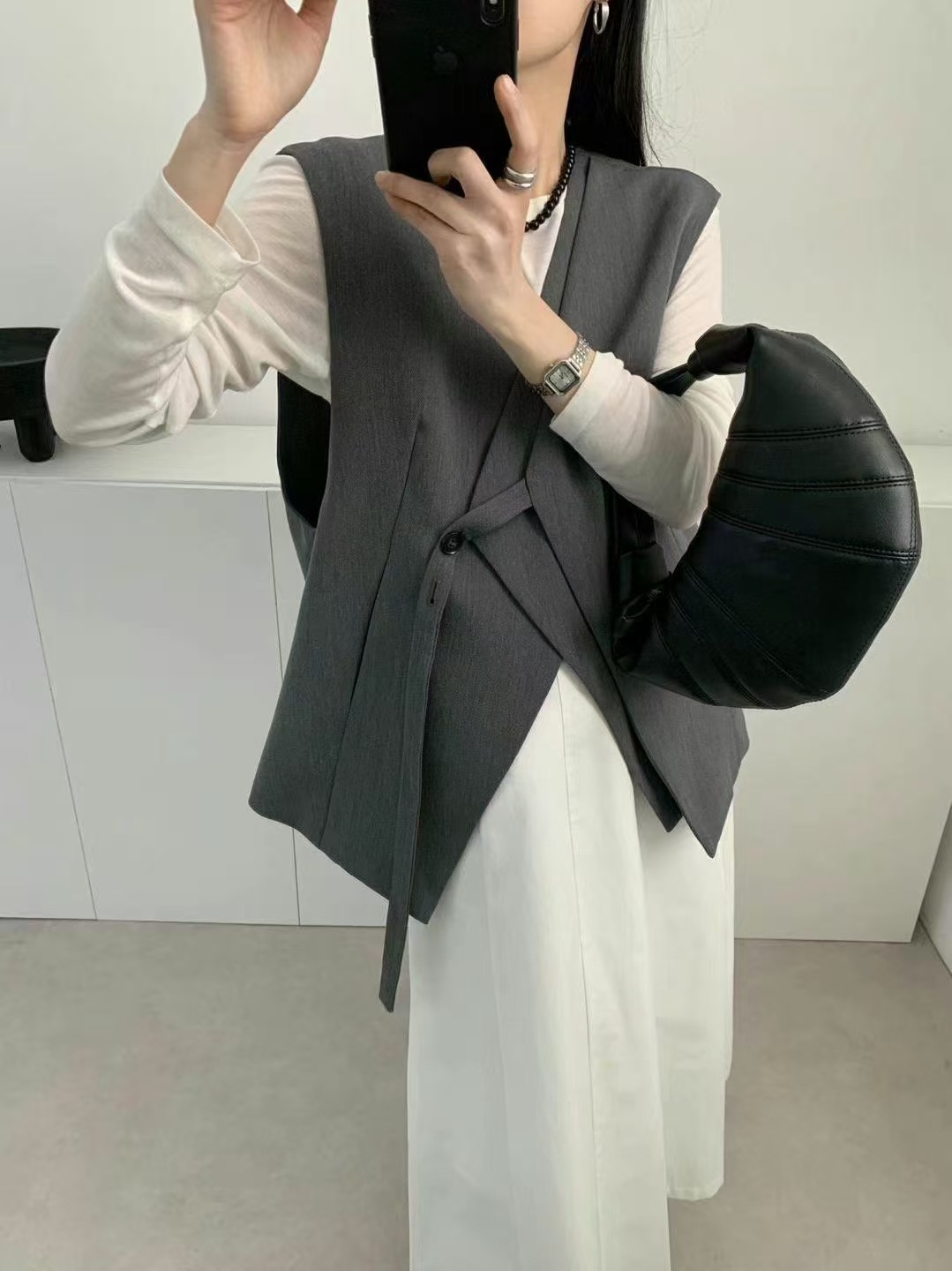 重ね着風アシンメトリーベスト