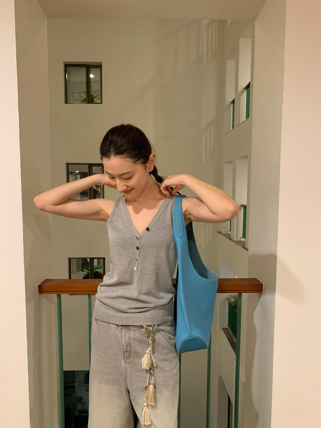 ベスト 優美な装いノースリーブニットベスト