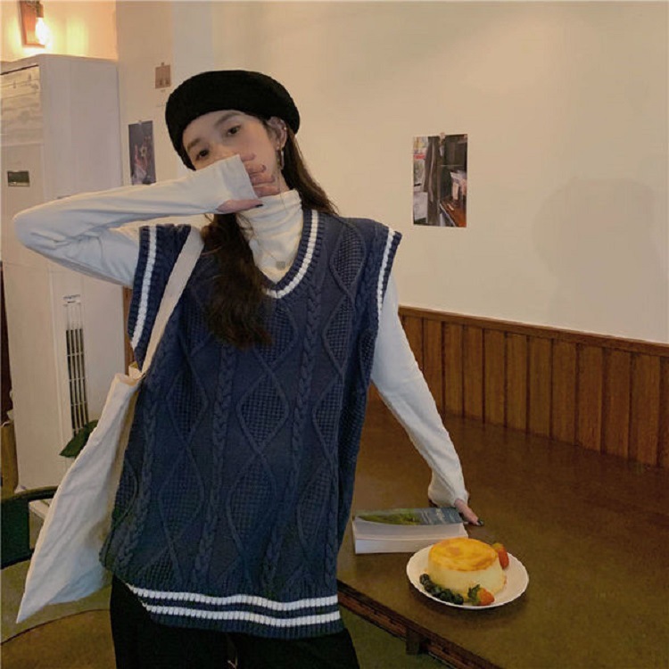 ベスト 菱形模様のゆったりベスト