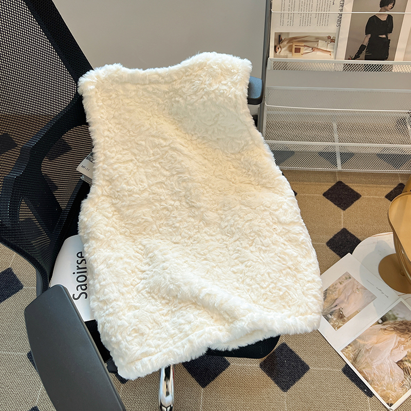 ベスト もこもこボア素材の暖かジップアップベスト