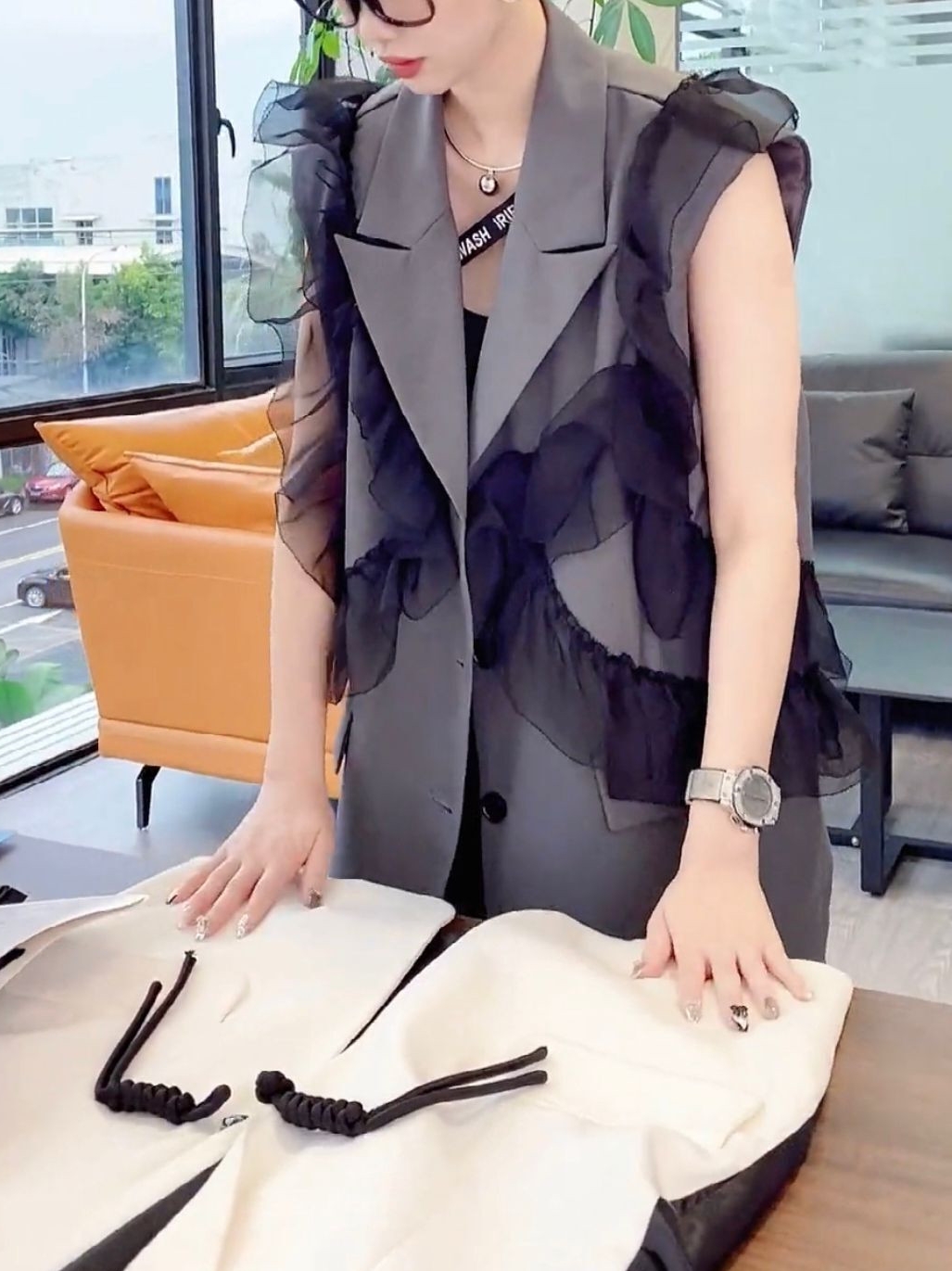 ベスト シアーフリルデザインジレ