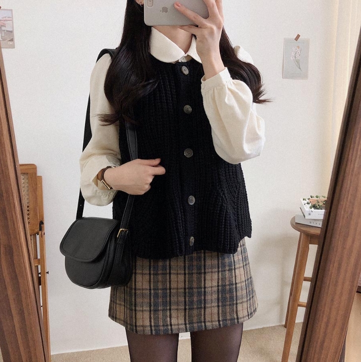 一枚で様になる！洋服ニットで叶える上品コーデ5選