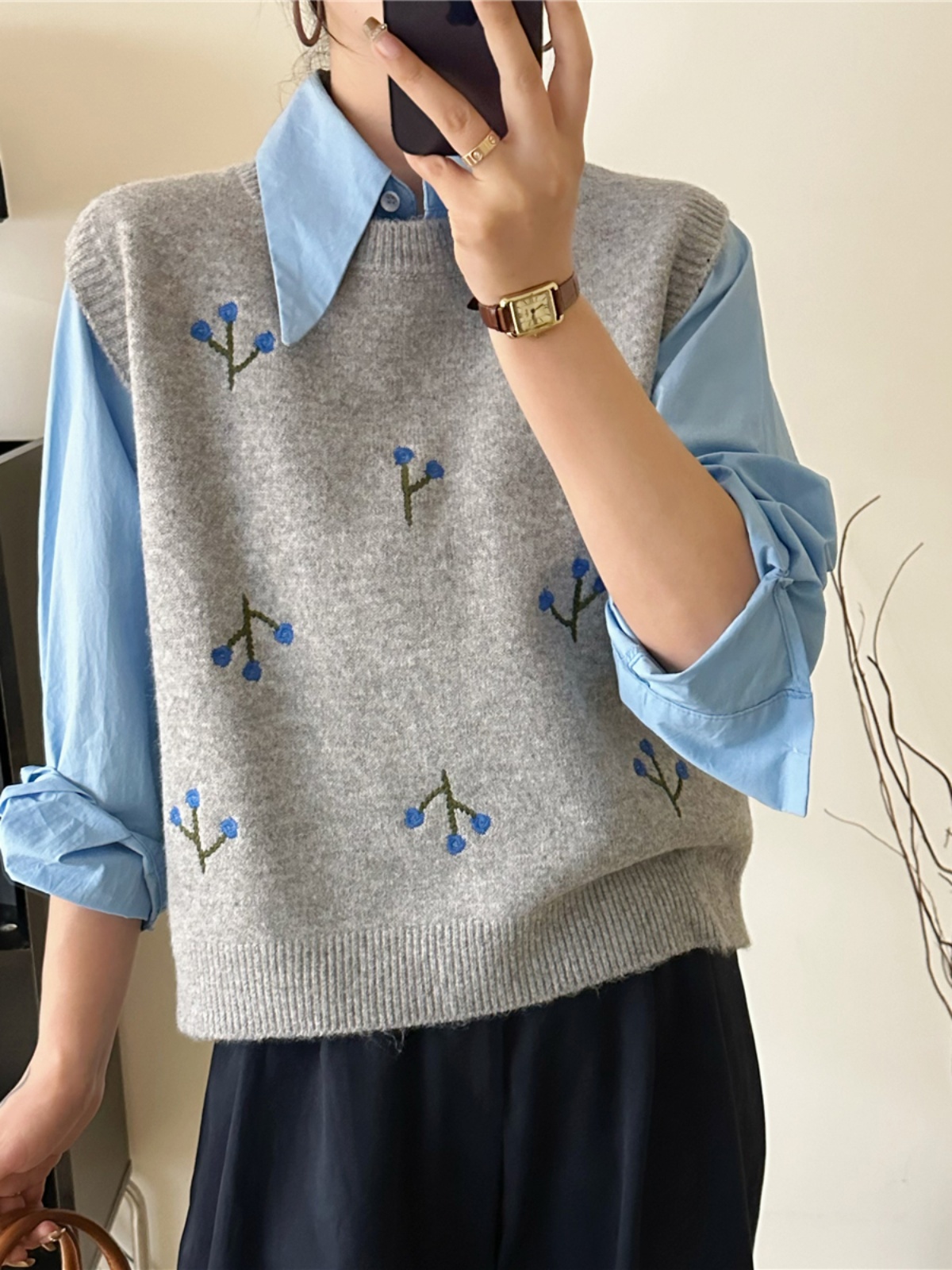 ニットベスト 小花刺繍 ふんわりニットベスト