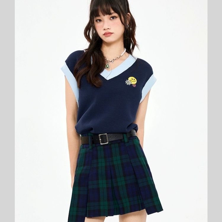 ニットベスト 笑顔モチーフ学院風ニットベスト