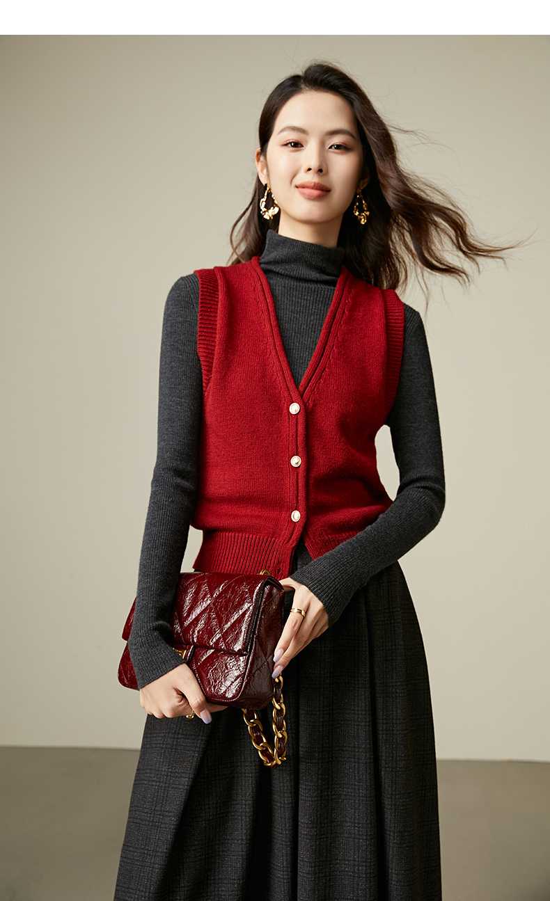 ニットベスト 上質感あふれる縦リブ編みボタン留めベスト
