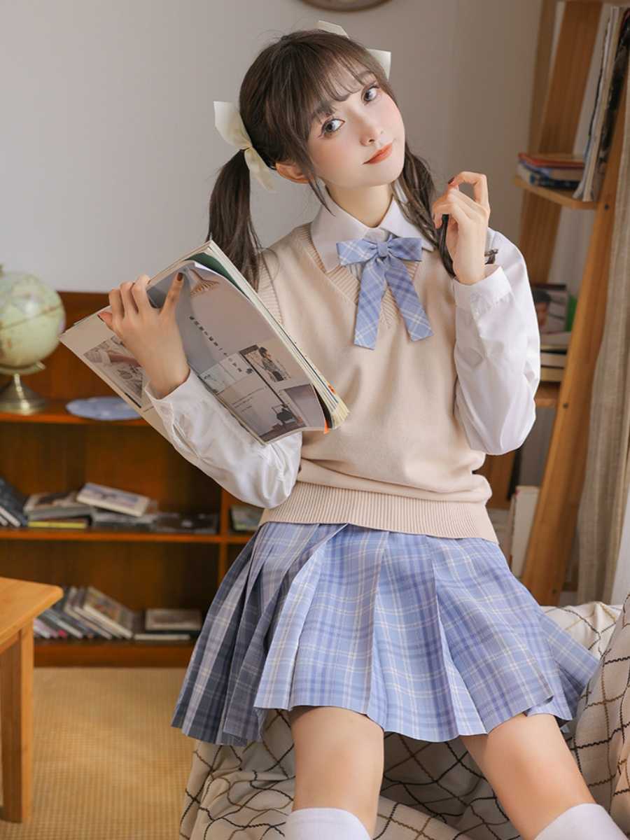 ニットベスト やわらか仕立ての　かわいいスクールニットベスト