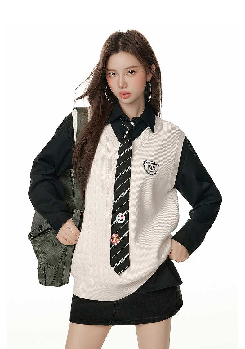 ニットベスト 学院風ケーブル編みベスト