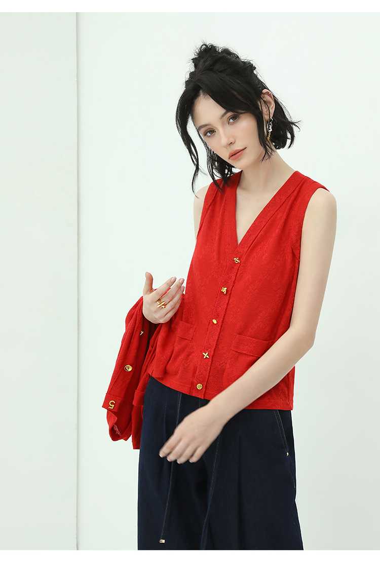 ニットベスト 洗練深Vネック　ボタンニットベスト