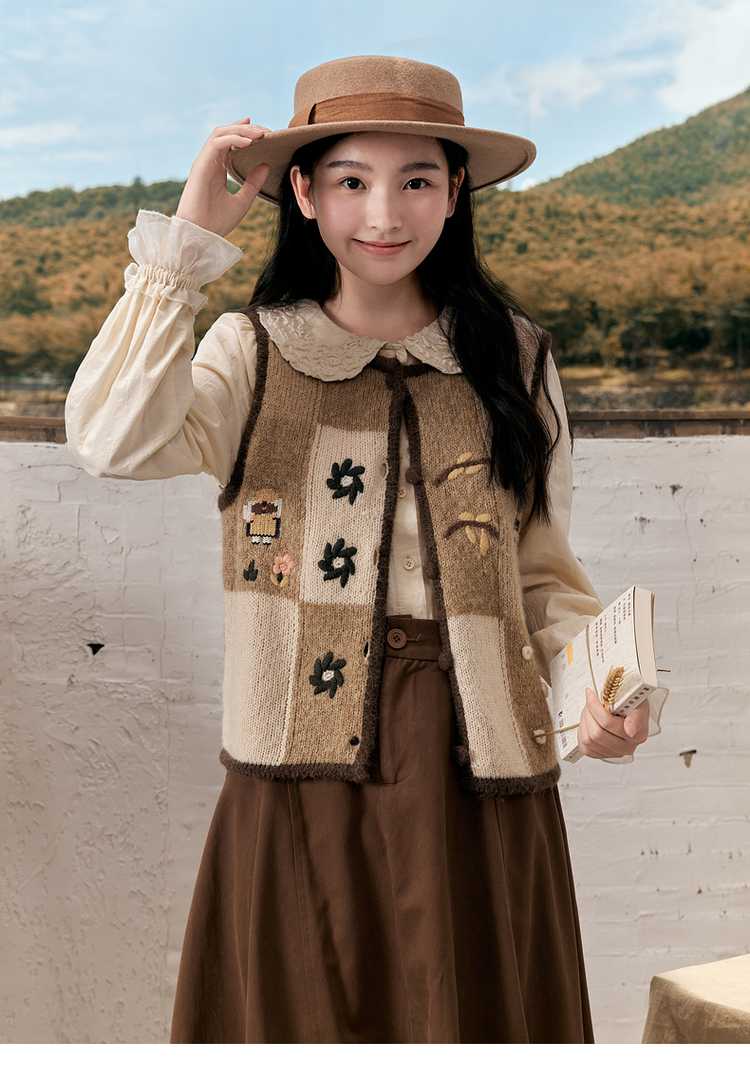 ニットベスト 花刺繍入り優美ニットベスト