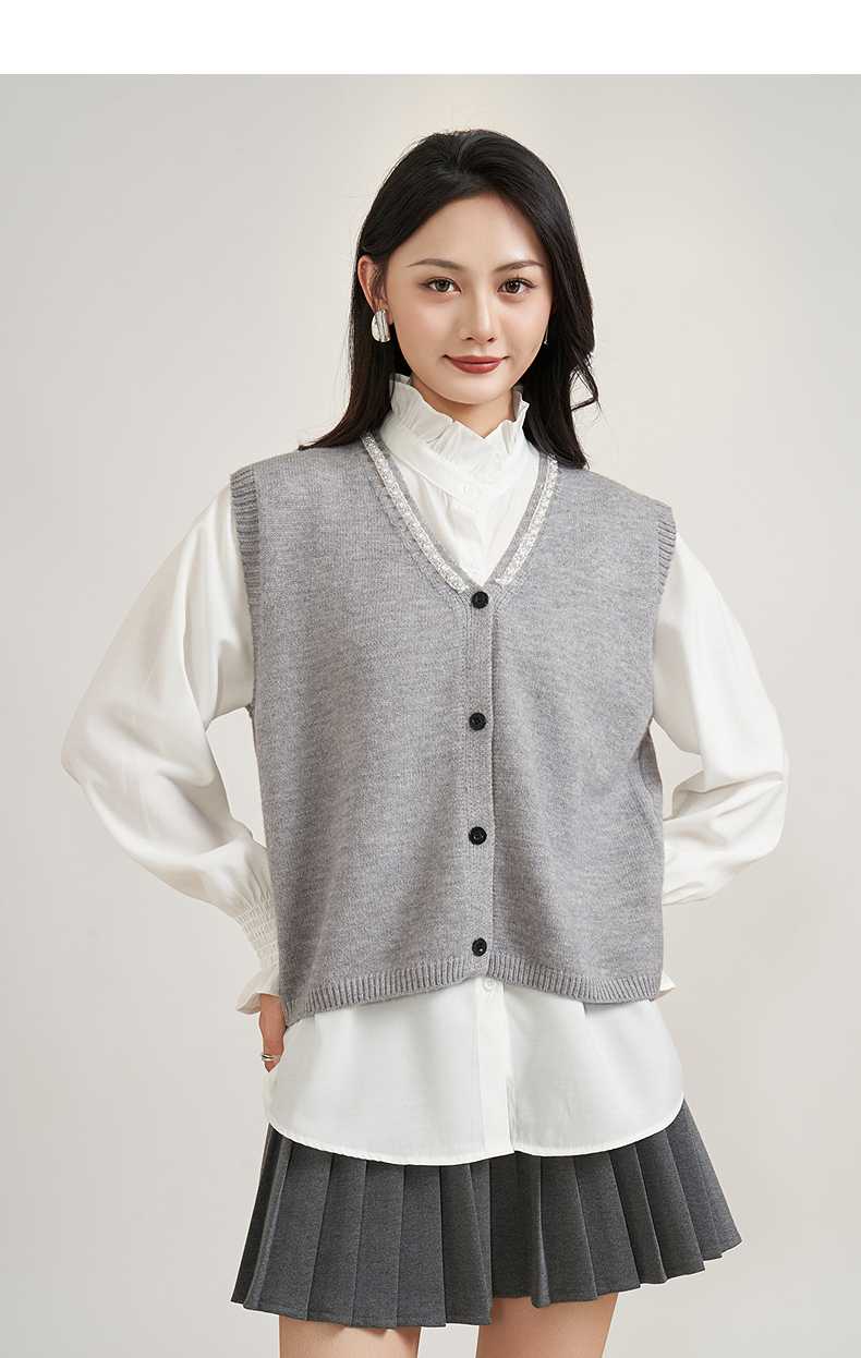 ニットベスト 華やか装飾レース縁取りベスト