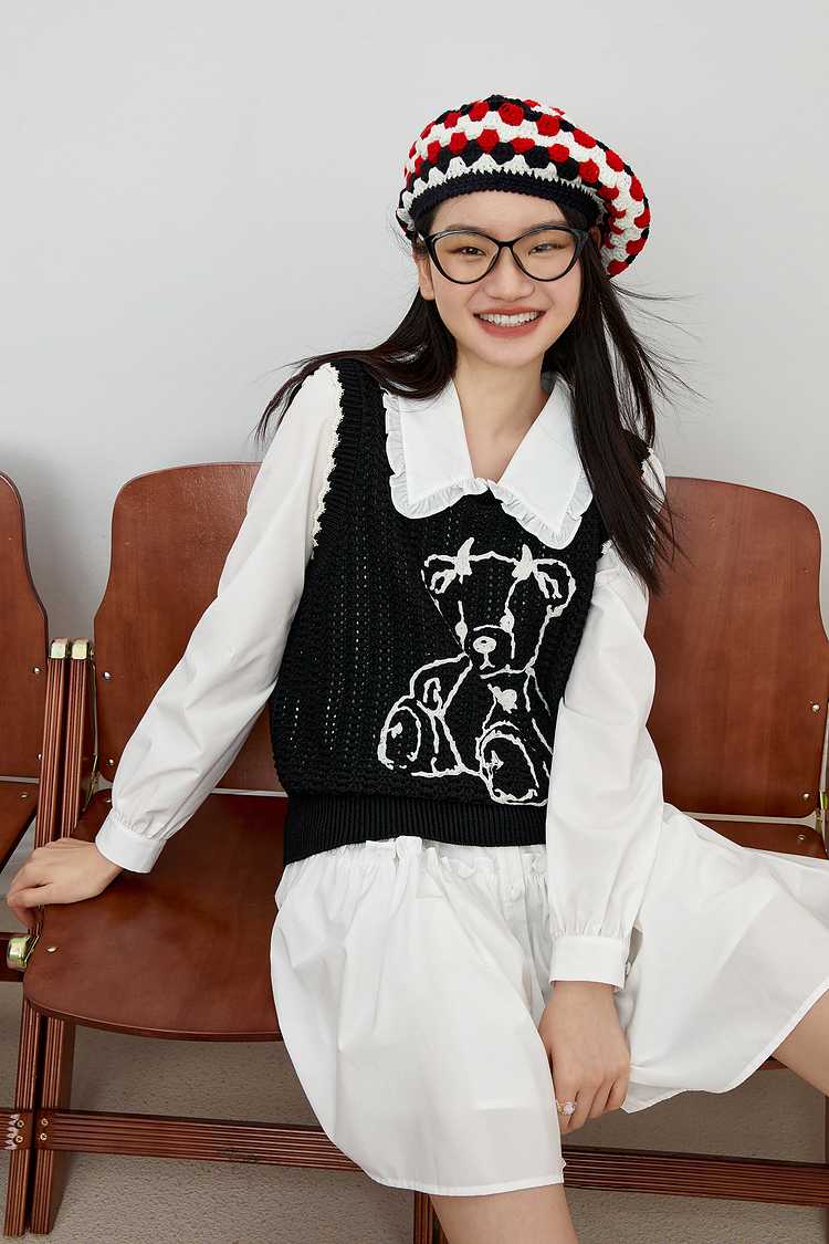 ニットベスト くま刺繍ニットベスト
