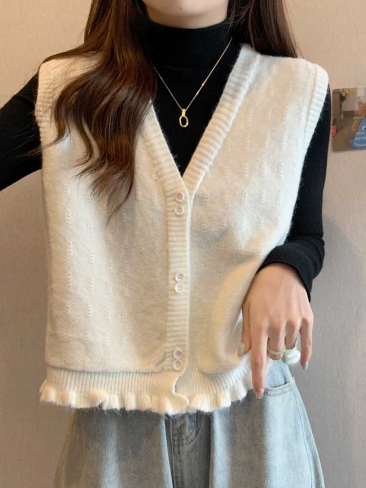 ニットベスト ふんわり裾フリルベスト