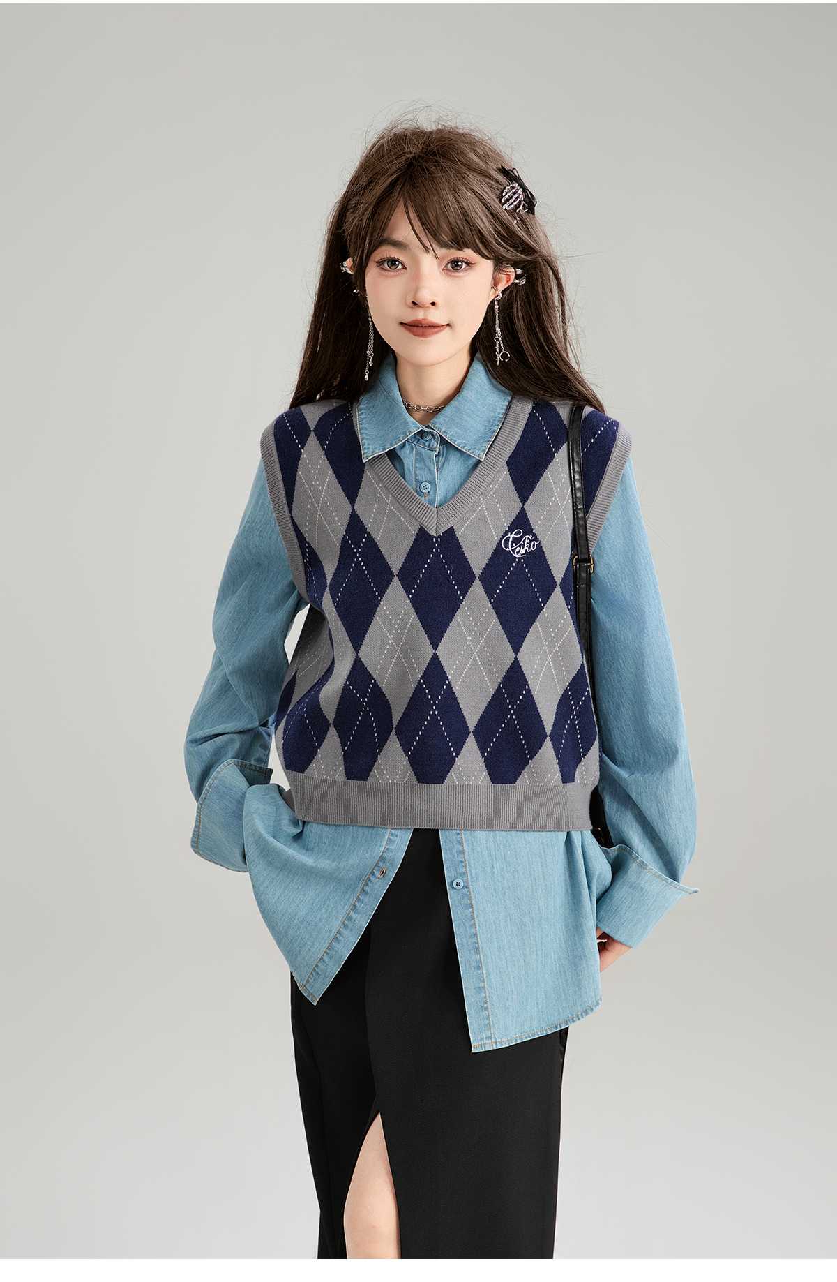 ニットベスト 菱形模様の学院風ニットベスト