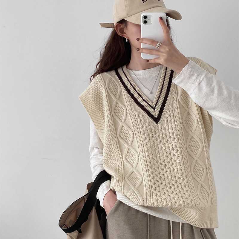 ニットベスト アカデミックケーブル編みベスト