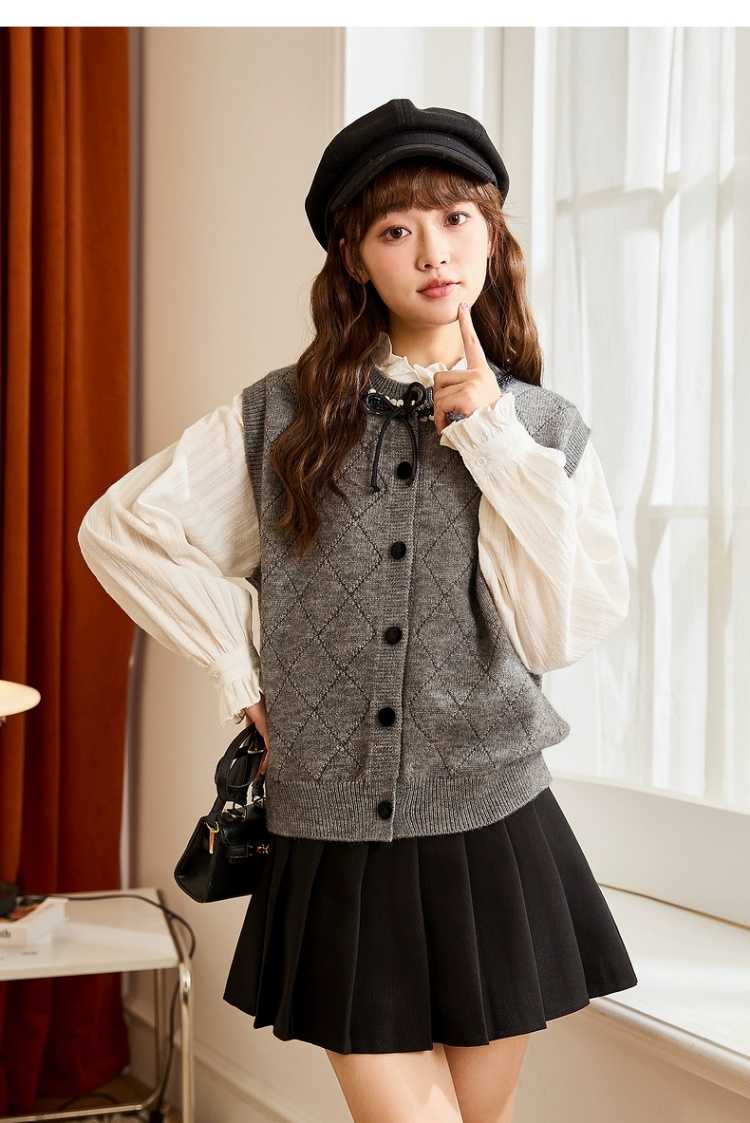 ニットベスト 菱形模様の優しい風合いベスト