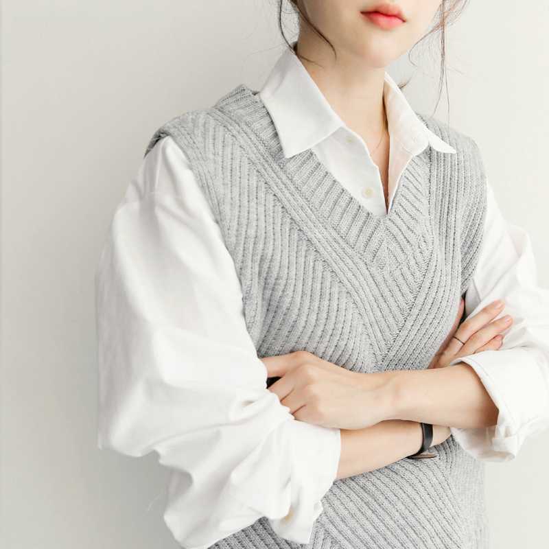 ニットベスト 上質リブ編み深めＶネックベスト