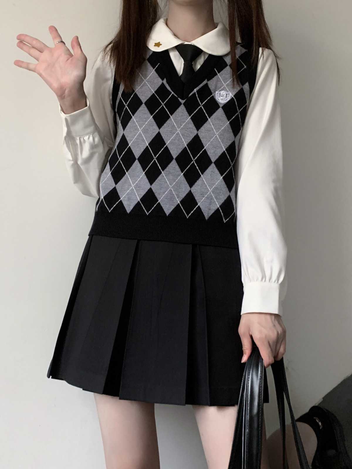 ニットベスト 菱形模様学院風ニットベスト