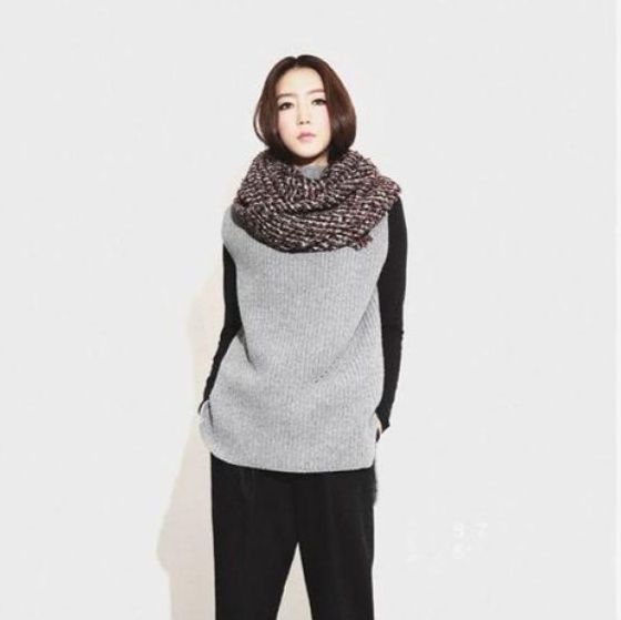 ニットベスト 上品な縦編み模様のタートルネック袖なしニット