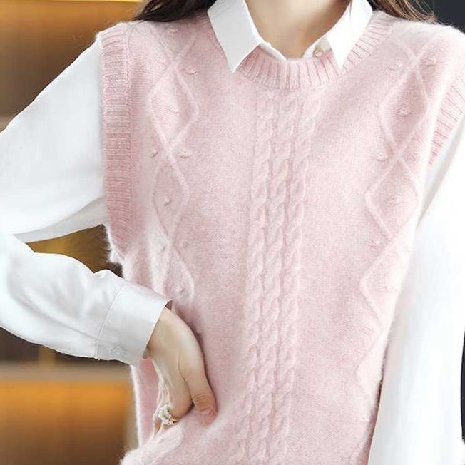 ニットベスト 優美な編み目ふんわりベスト