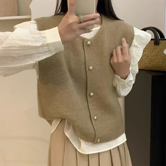 グレー ニットベスト ボタン付き ゆったり 体型カバー 秋冬新作