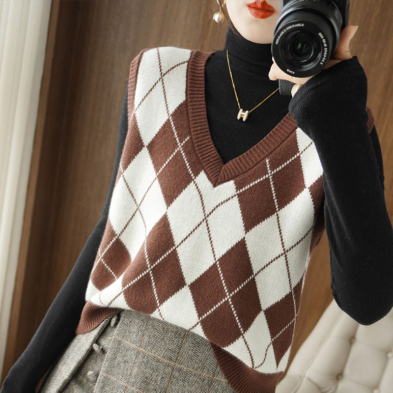 ニットベスト 菱形模様編み込みニットベスト