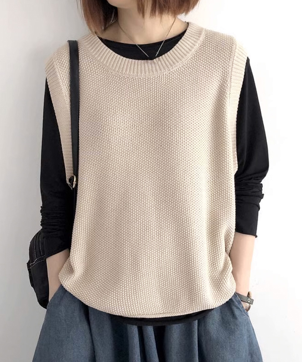 ベージュ クルーネックニットベスト