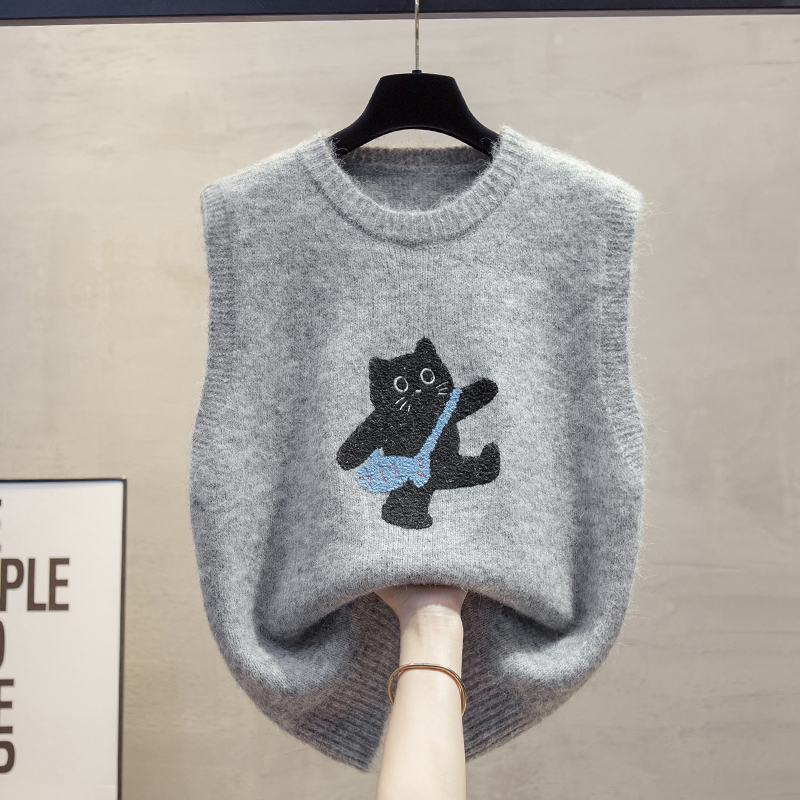 ニットベスト 可愛い猫ちゃん刺繍入りふわふわ無袖ニット