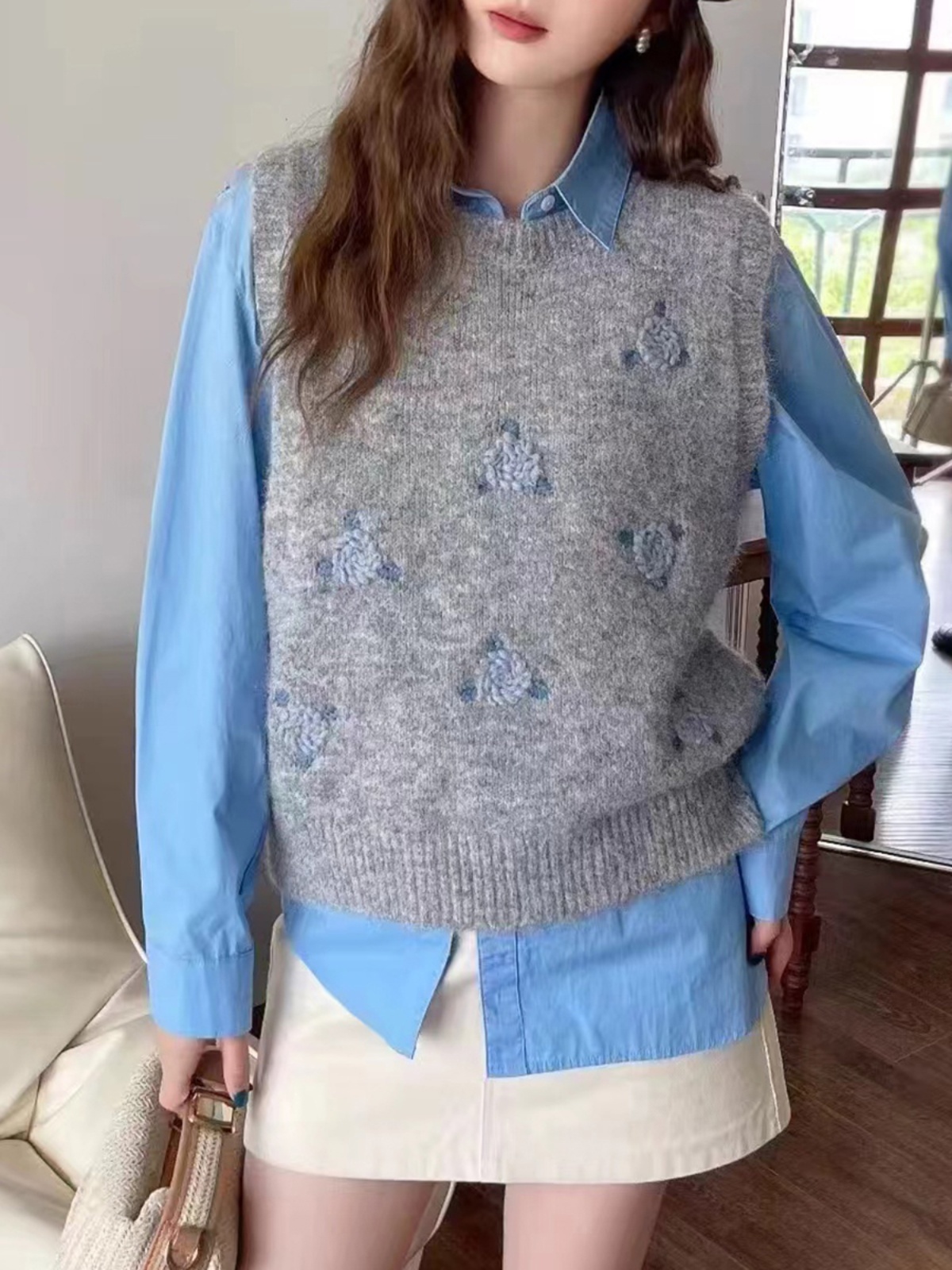 ニットベスト 花柄刺繍ふんわりニットベスト