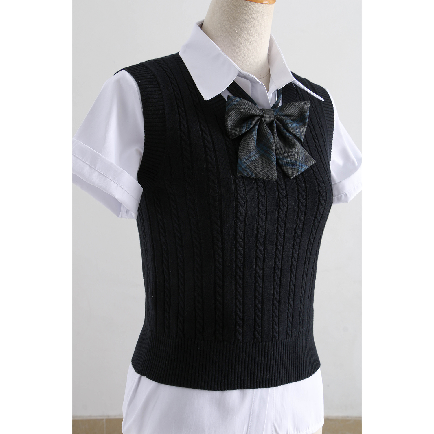ニットベスト 縄編み模様の制服風ニットベスト
