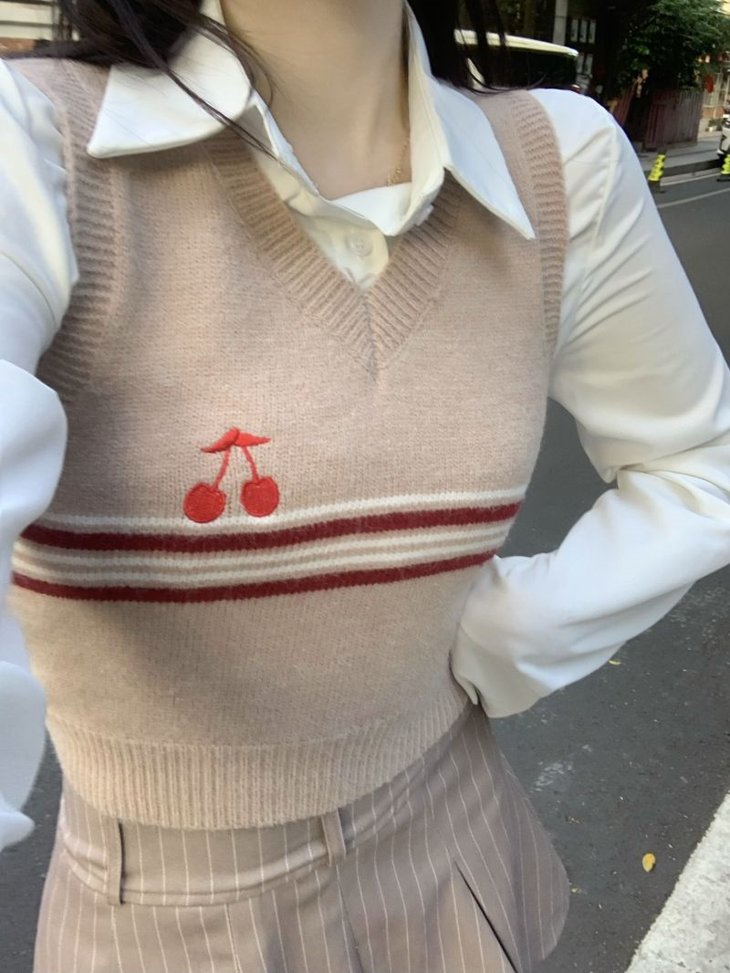 ブラウン さくらんぼ刺繍 ボーダー柄 可愛い ショート丈 ニットベスト