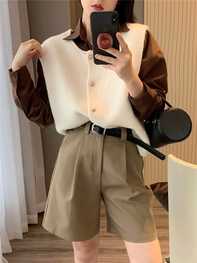 グレー ニットベスト ボタン付き ゆったり 体型カバー 秋冬新作