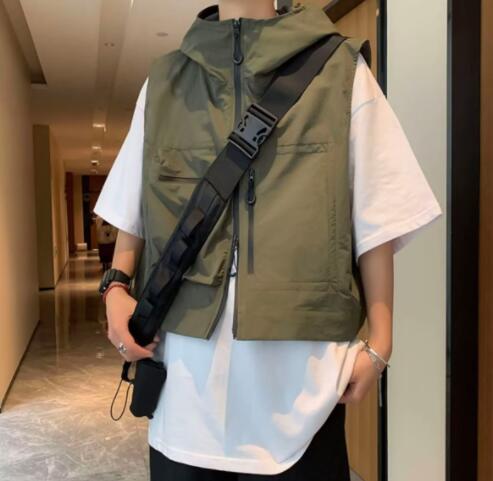 ベスト メンズ メンズ機能性ベスト カーキ色フード付きアウター