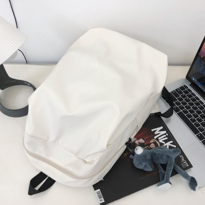 シンプルデザイン縦長大容量通学リュック 