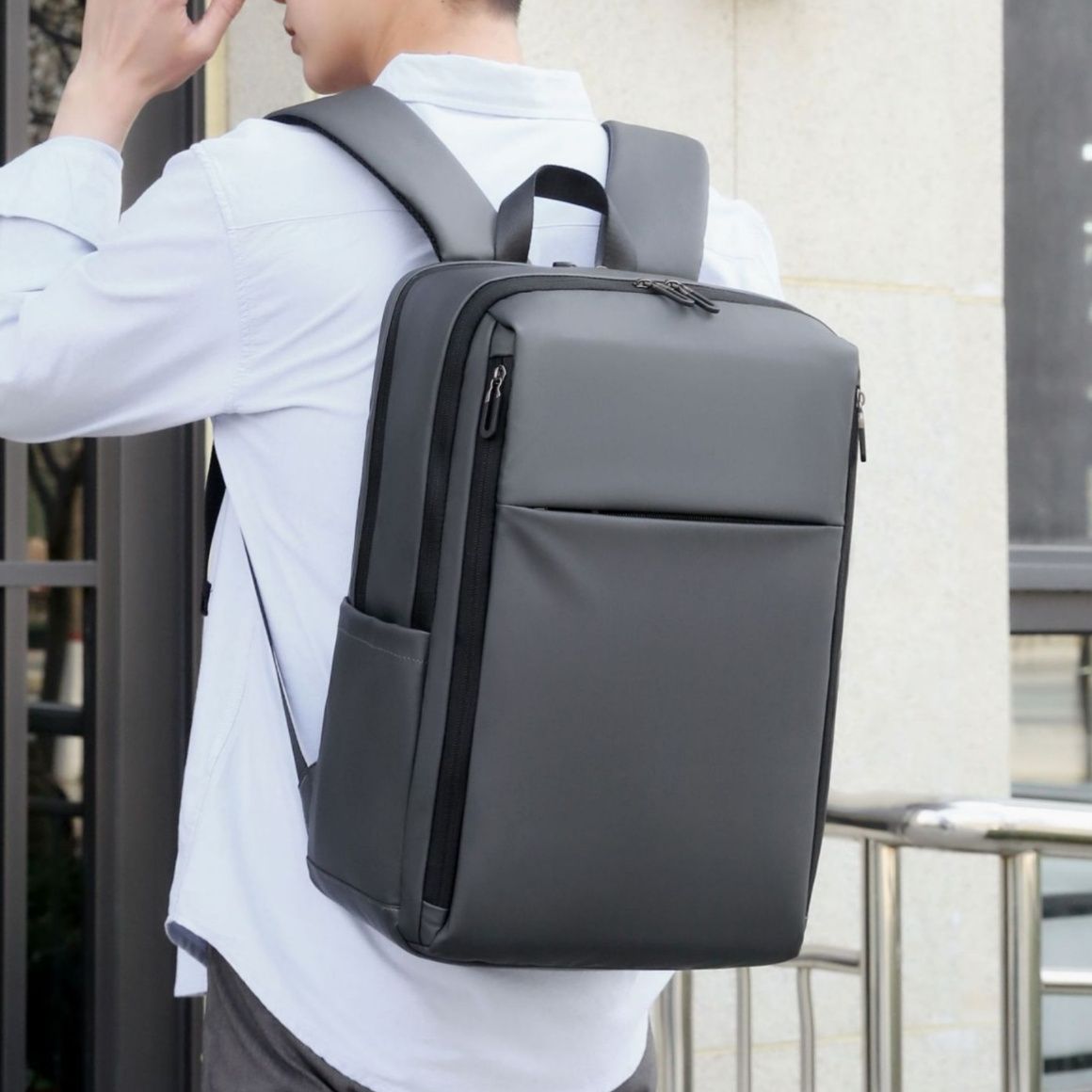多機能撥水加工パソコン収納ビジネス大容量リュック 