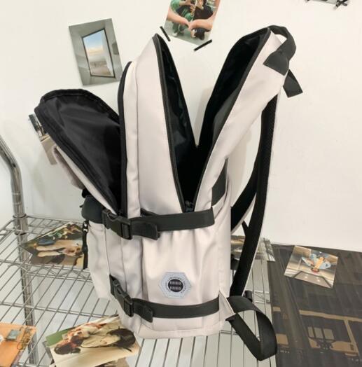 大容量リュック メンズ レディース 大容量 背負い鞄 肩掛け対応