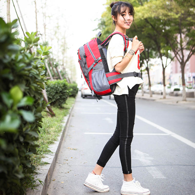 大容量リュック 防水大容量登山リュック４０リットル男女兼用