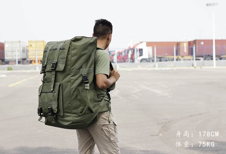 大容量リュック 冒険者のたくましい行軍リュック