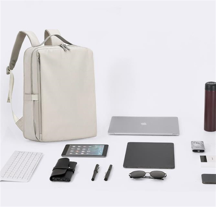 多機能大容量リュック ビジネス旅行兼用パソコン収納対応