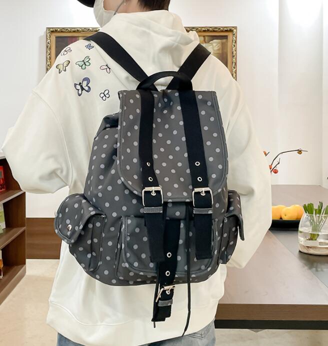 水玉模様大容量リュックサック通学斜めがけ対応