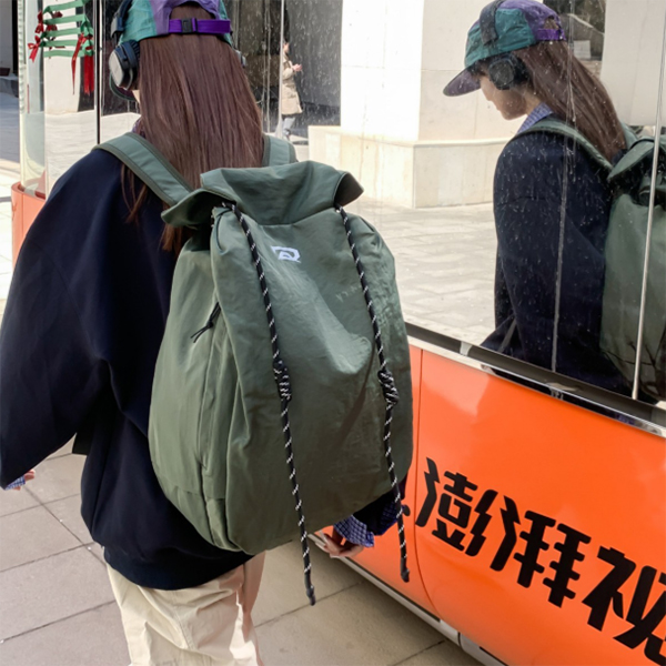 軽量撥水大容量リュック ドローストリング式バックパック