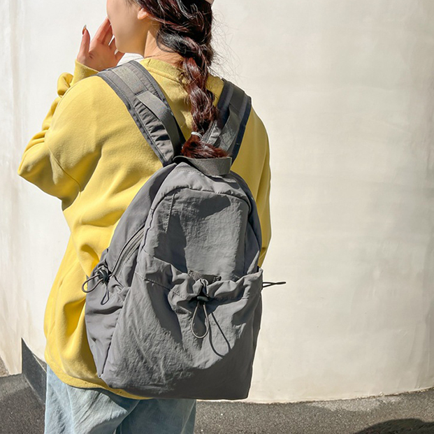 大容量リュック 初回送料無料 女性向け撥水大容量背負い鞄 側面収納付き