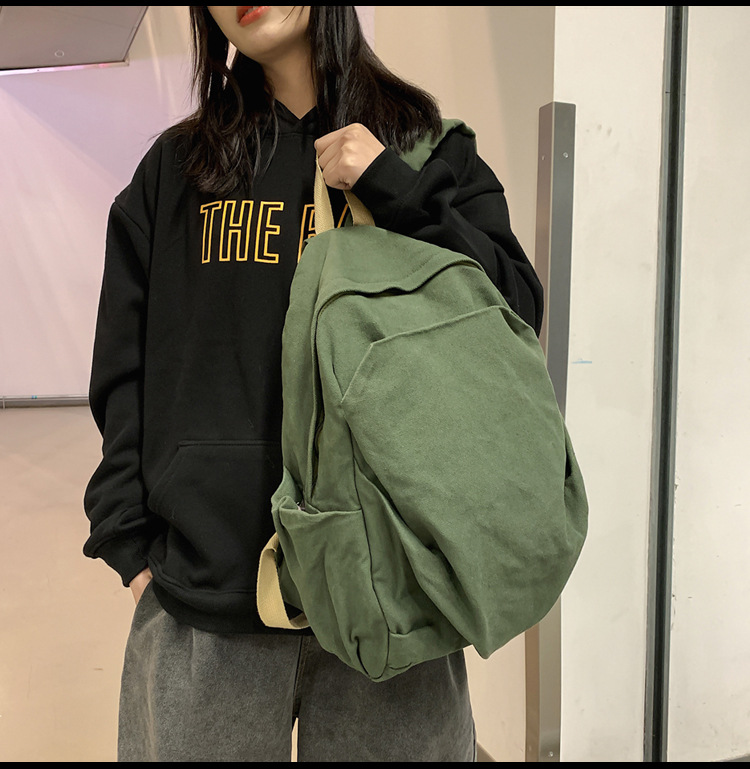 大容量リュックサック カジュアル 通学通勤 男女兼用 四色展開