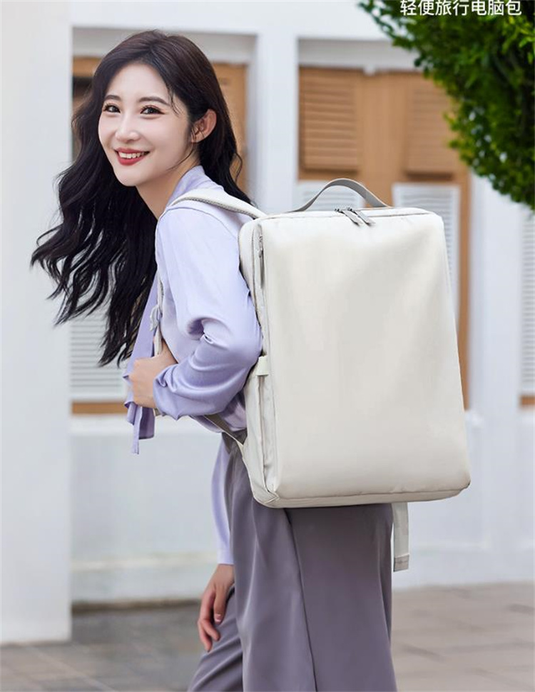 多機能大容量リュック ビジネス旅行兼用パソコン収納対応