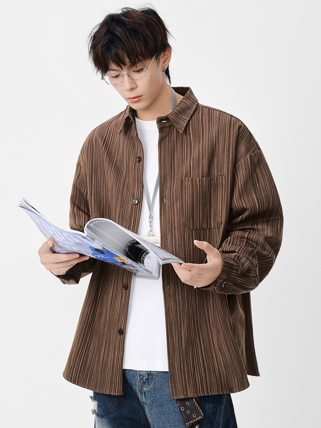 大きめサイズ 縦縞模様の長袖オーバーサイズシャツ